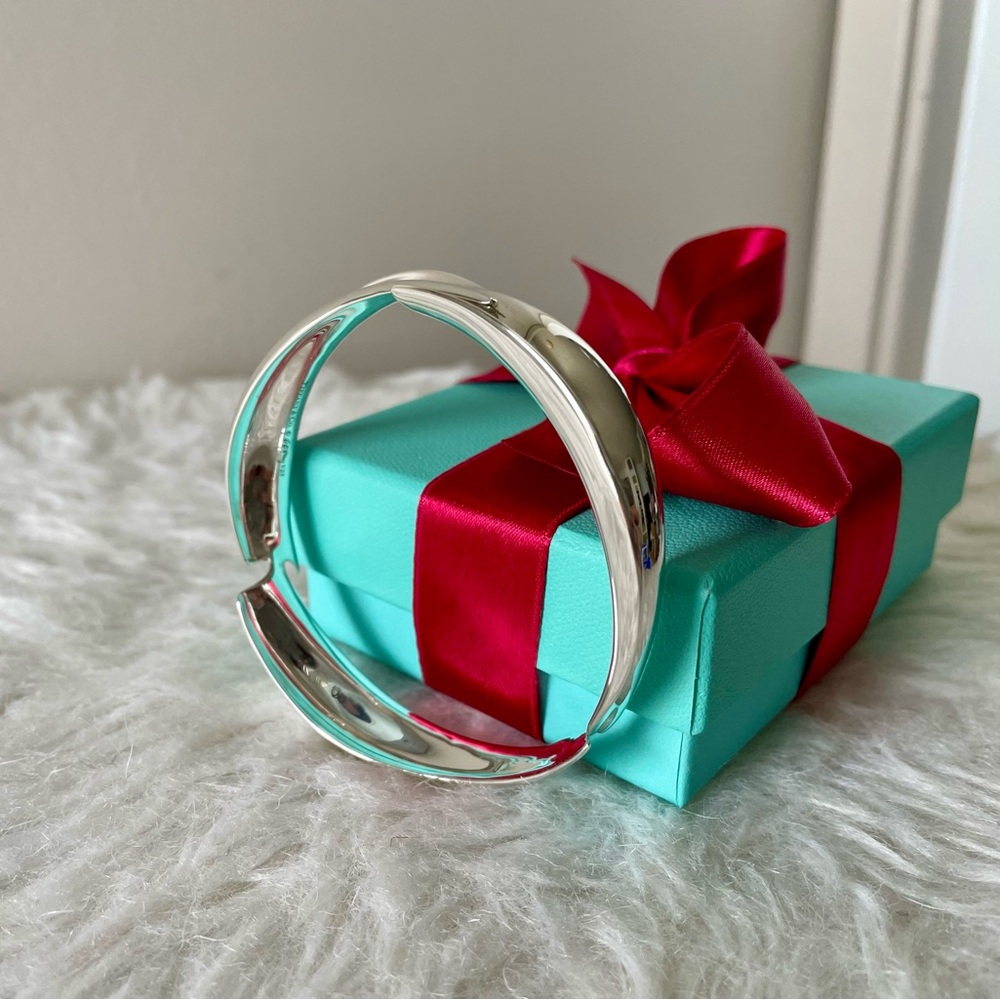 Tiffany and Co. Gehry Fish Bangle